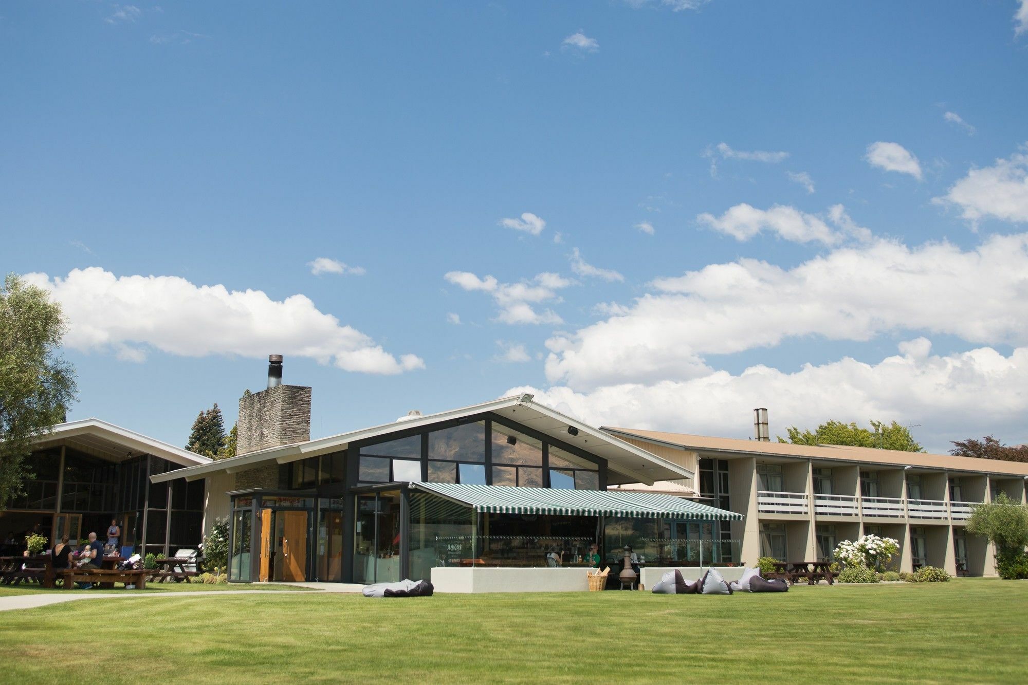 Wanaka Hotel Exterior foto